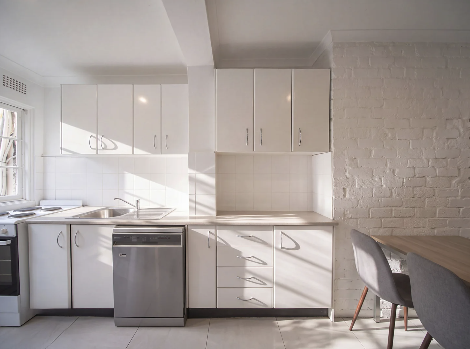 Sunny room in a Surry Hills terrace 10 min to Disney Studios photo 3
