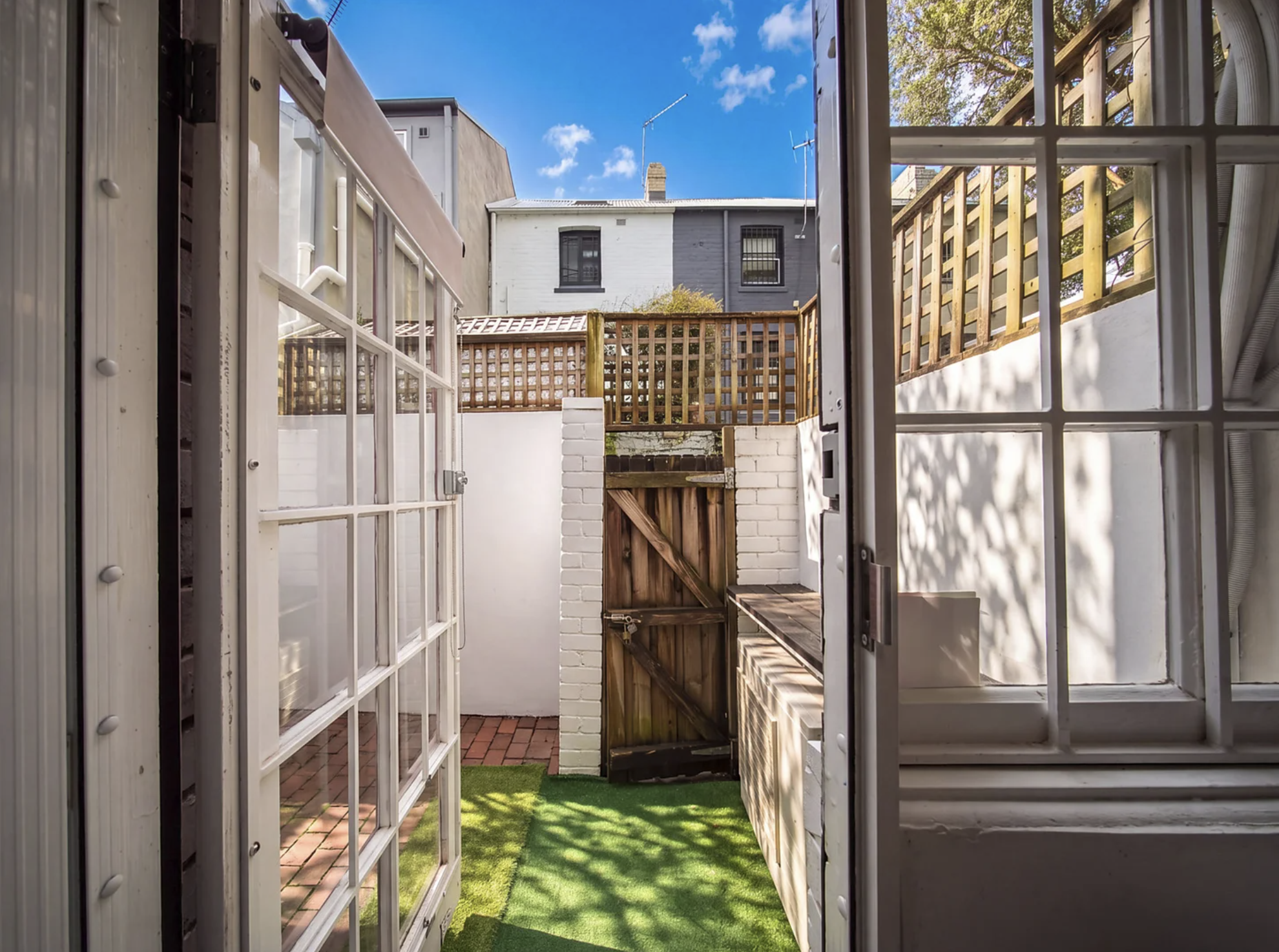 Sunny room in a Surry Hills terrace 10 min to Disney Studios photo 4